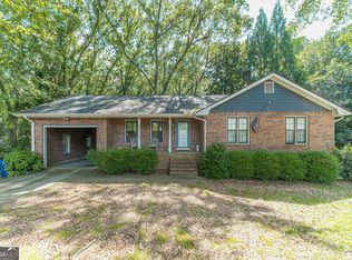 82 Buena Vista St, Winder, GA 30680