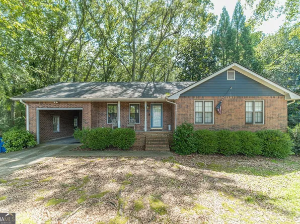 82 Buena Vista St, Winder, GA 30680