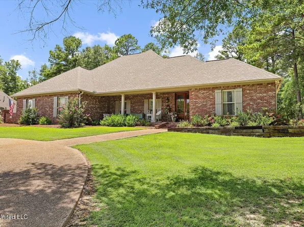105 Sandstone Dr, Brandon, MS 39047