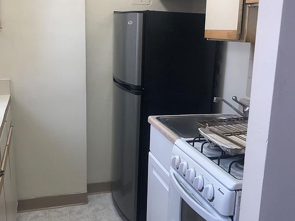 2nd image of 1111 Arlington Blvd APT 838