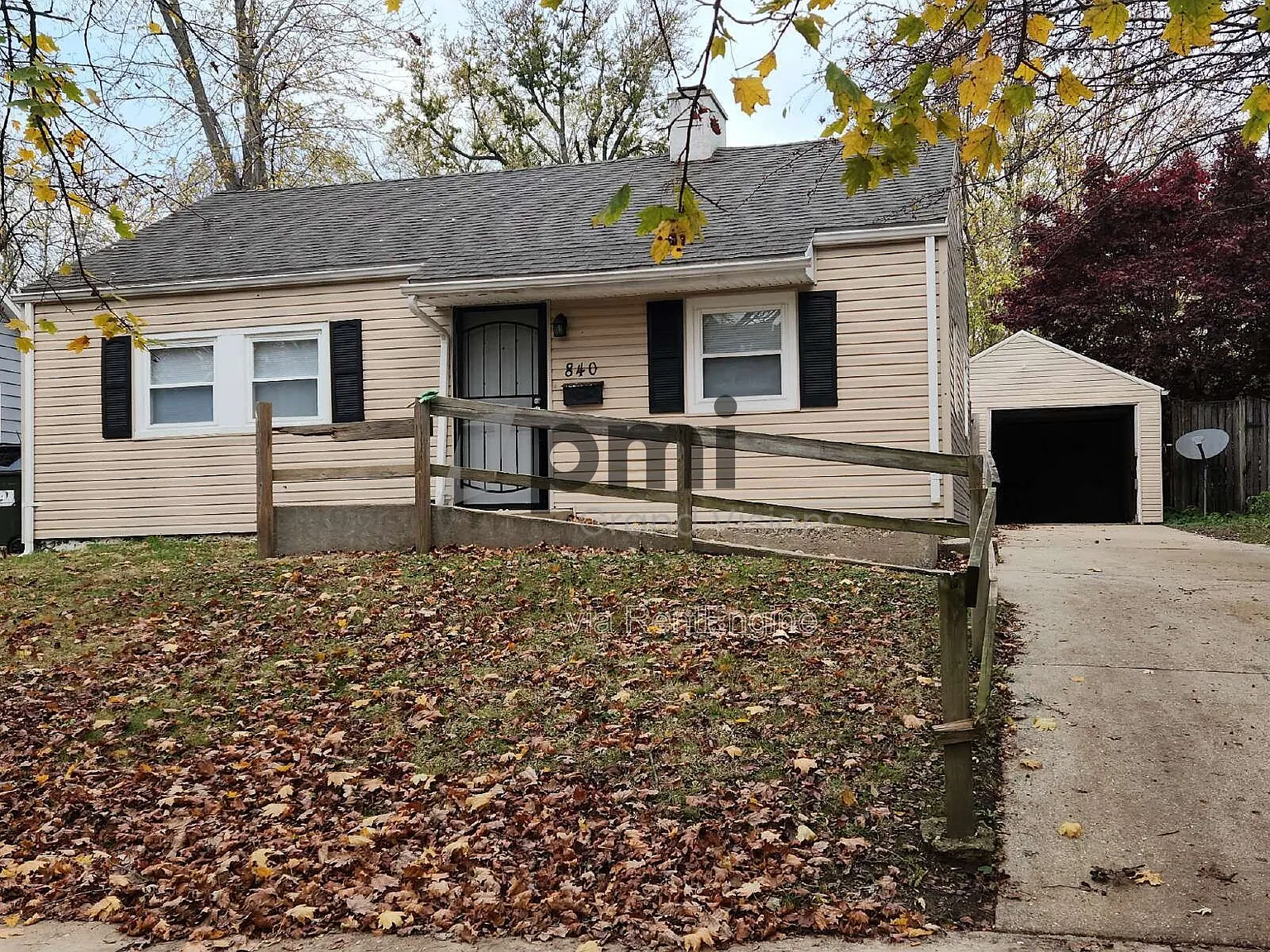 2 bed, 1.0 bath, 768 sqft, $900 — Photo 1