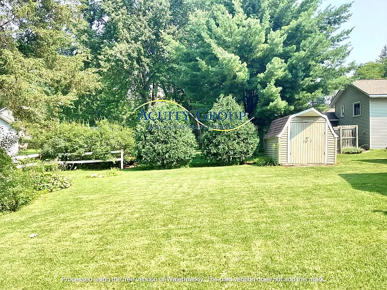 10207 Pilgrim Ln N — Photo 16