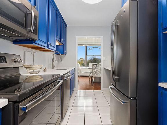 5th image of 3900 N Lake Shore Dr APT 4A