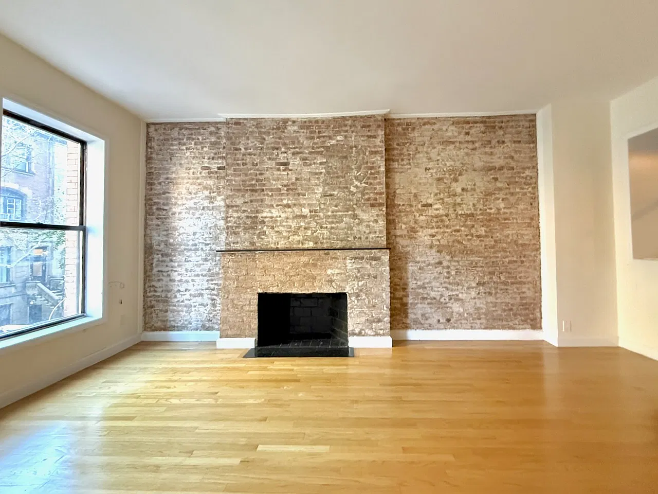 48 W 73rd St — Photo 2