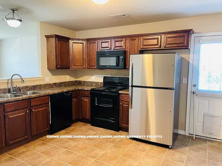 1721 Massachusetts Ave — Photo 2