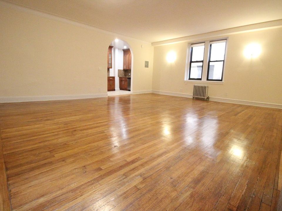 1st image of 128 W 72nd St APT 3B
