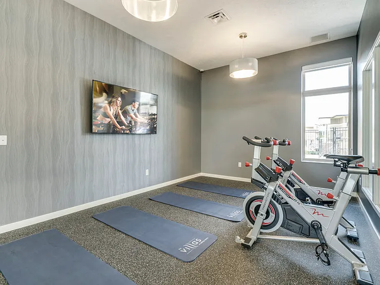 Find your focus with yoga or your adrenaline on a spin bike in our yoga/spin studio. On-demand fitness classes are available.