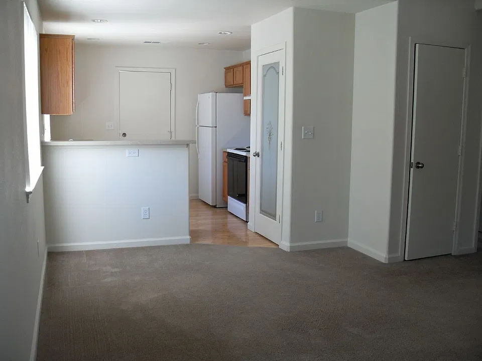  kichen/dining area