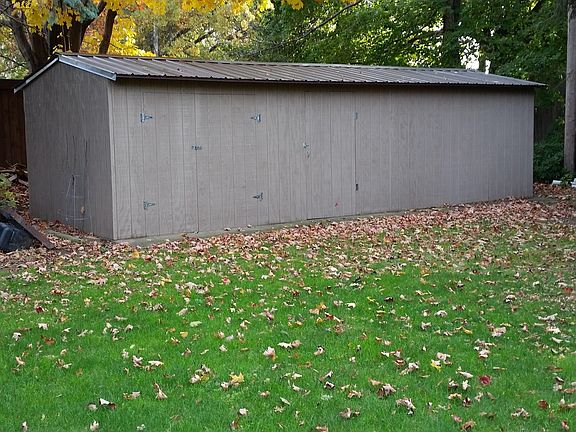 3rd image of 5707 Brewster Ln