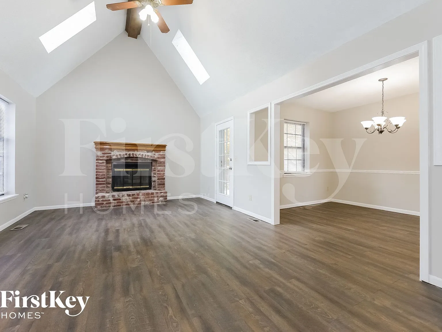 4 bed, 2.0 bath, 1494 sqft, $2,605 — Photo 2