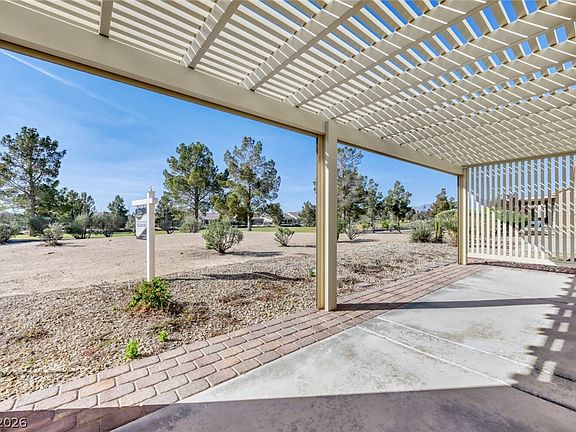 2nd image of 3219 Kingbird Dr