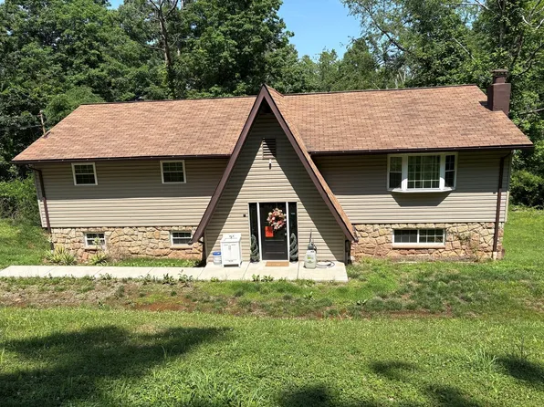 85 31st St E, Nitro, WV 25143