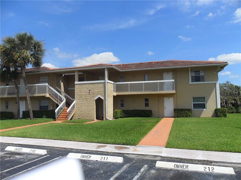 1st image of 1020 Twin Lakes Dr
