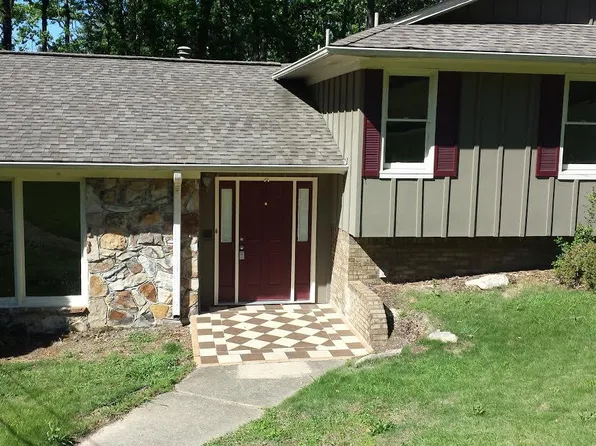 9268 Briarmont Dr, Birmingham, AL 35217