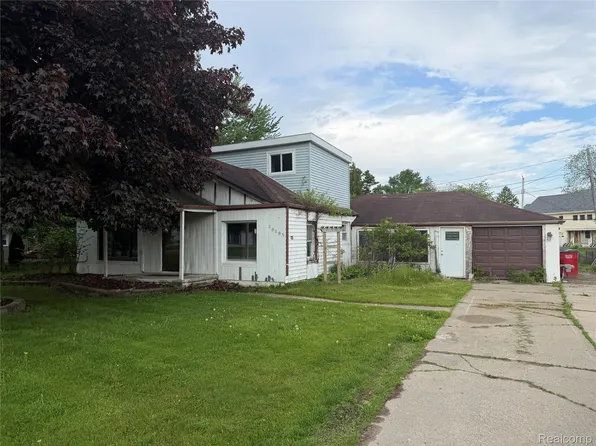 39865 Sylvia St, Harrison Township, MI 48045