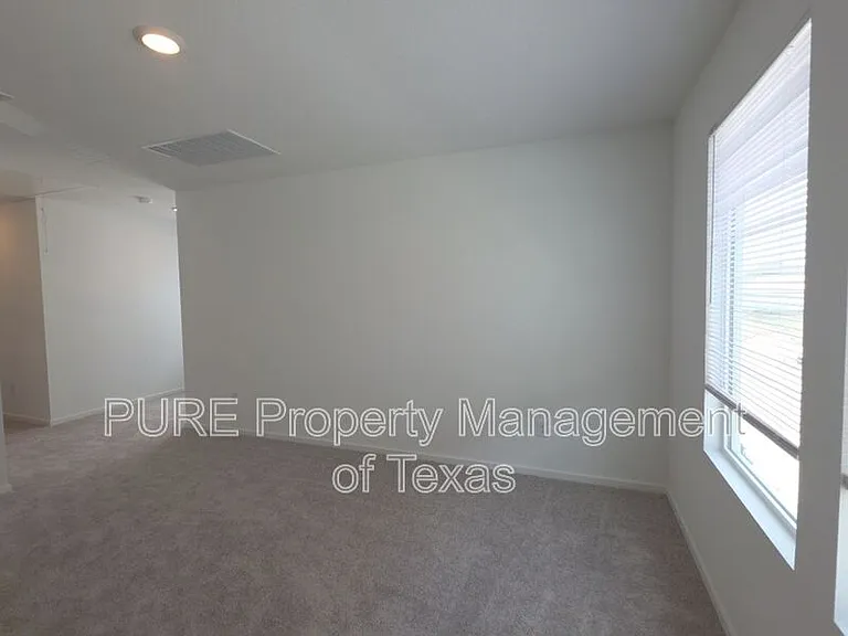 313 Stratus Ln — Photo 27