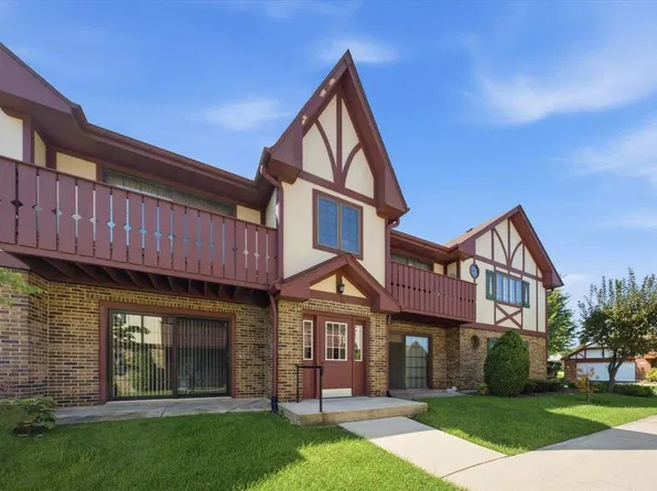 11553 Autobahn Dr W Unit 201, Palos Park, IL 60464
