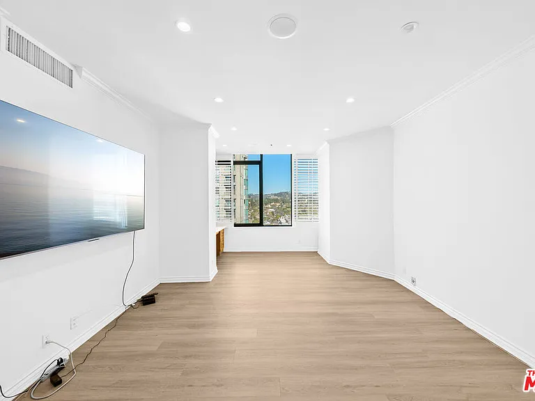 10724 Wilshire Blvd #Penthouse 1505 — Photo 26