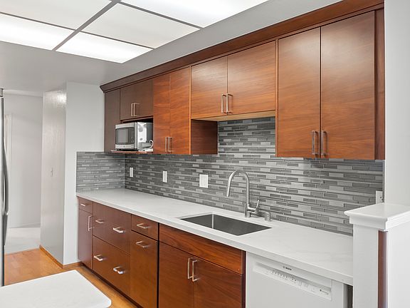 5th image of 780 Sea Spray Ln APT 208