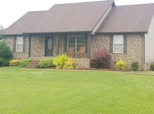 809 Golf Club Dr, Lafayette, TN 37083