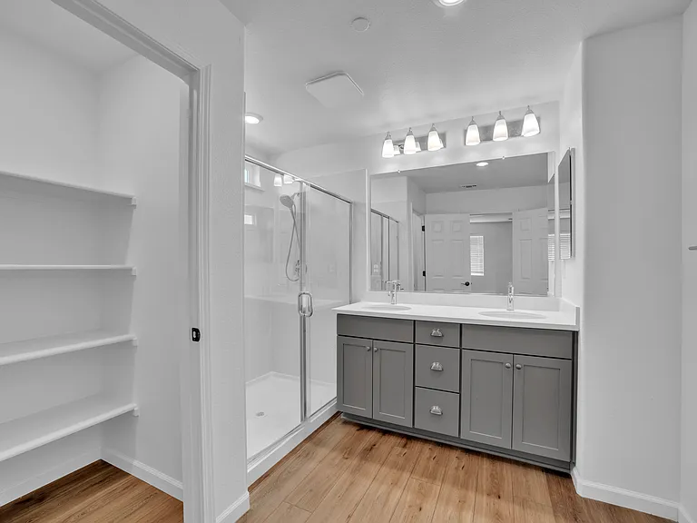 4562 Butterfly Ridge Dr — Photo 22