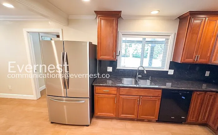 1111 Madera Ave — Photo 5