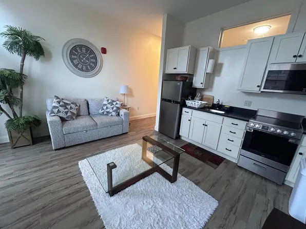 6 Dixon Ave #304, Concord, NH 03301