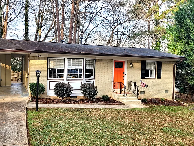 860 Verona Dr — Photo 1