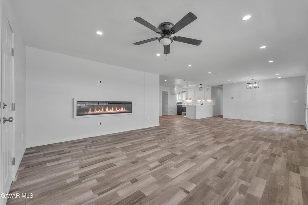 49020 70th St W, Lancaster, CA - View 5