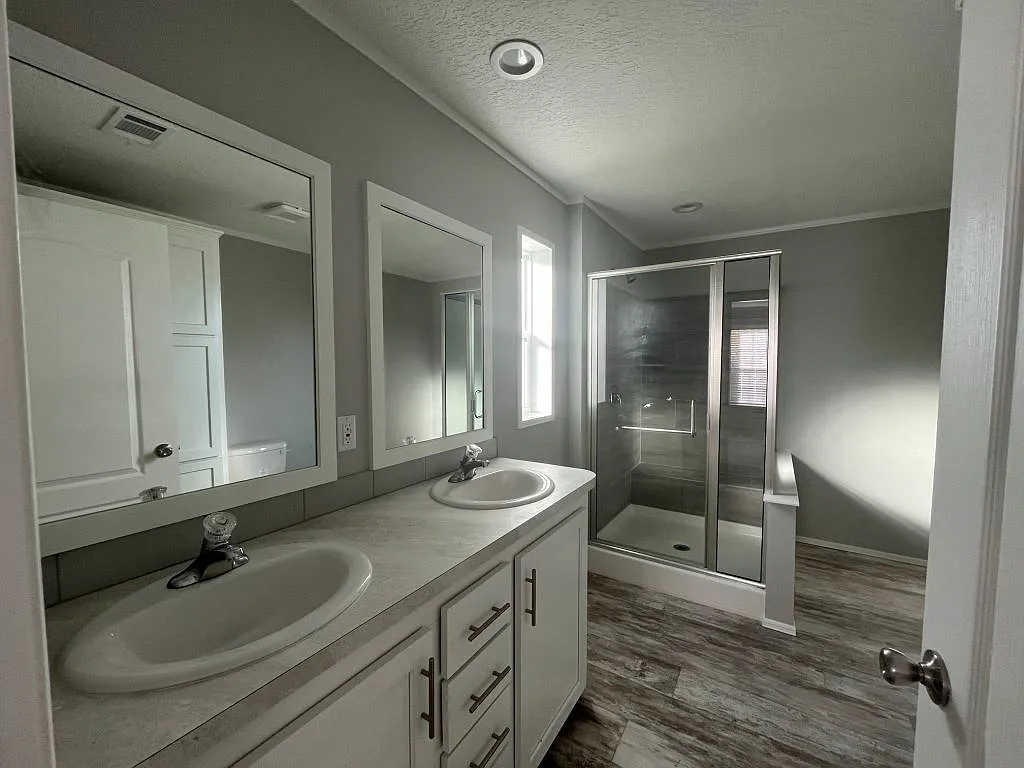 4 bed, 2.0 bath, 1356 sqft, $1,599 — Photo 3