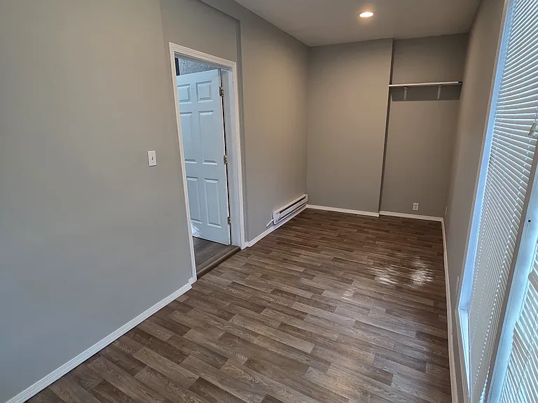 1595 Van Buren Ave #1 — Photo 6