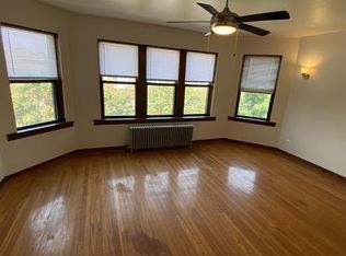 5571 W Monroe St #3C, Chicago, IL 60644