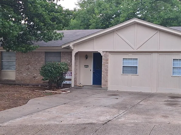 2305 Vassar Ct, Arlington, TX 76015
