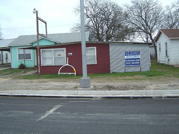 2nd image of 226 E Hwy 79