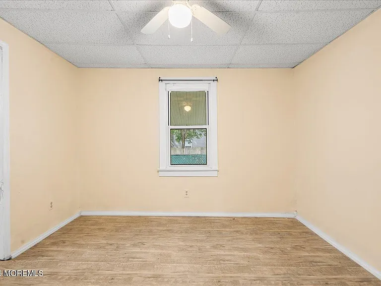 61 Cooney Ave — Photo 7