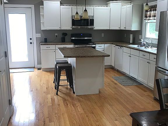 4th image of 68 E Park St