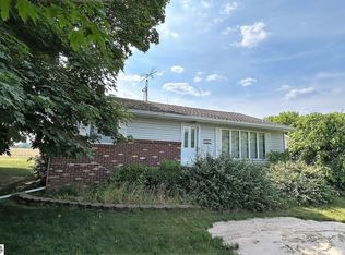 636 S Winn Rd, Mount Pleasant, MI 48858