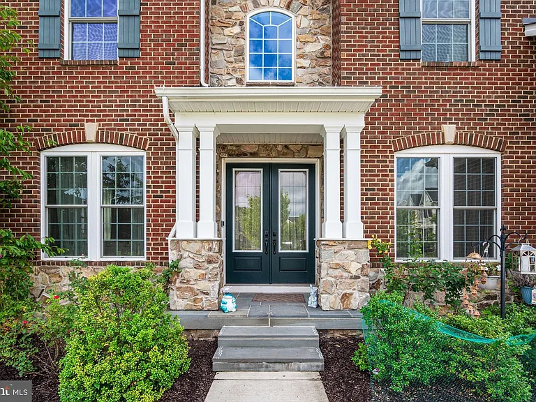 602 Dolmens Ln — Photo 3