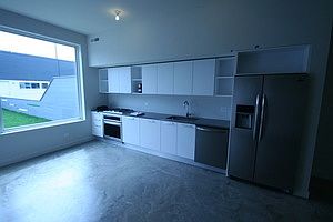5th image of 2655 N Hamlin Ave