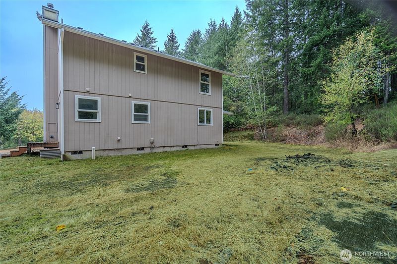 4th image of 1471 SE Binns Swiger Loop