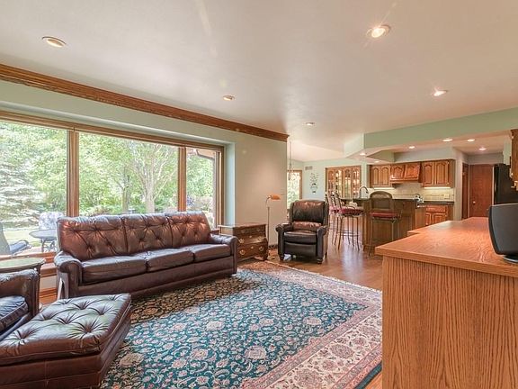 5th image of 105 Charolais Dr