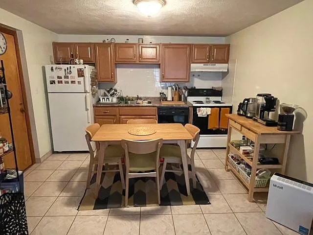 4 Aldersey St #16 — Photo 2