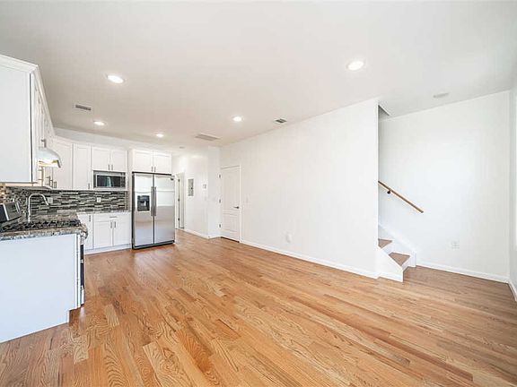 5th image of 78 Baldwin Ave #B