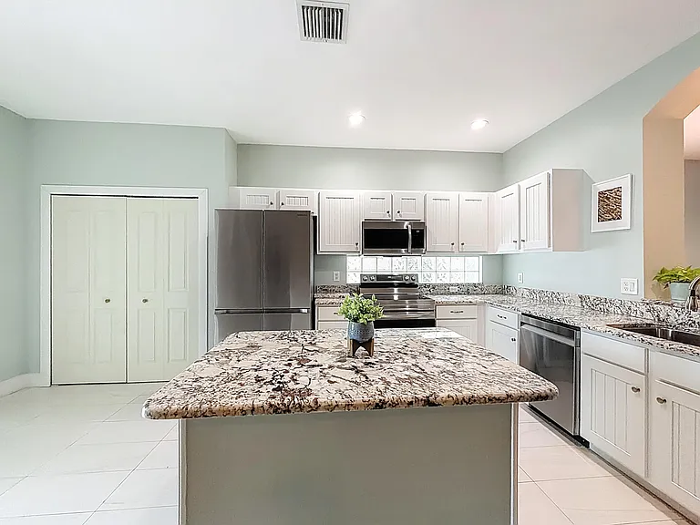 1143 Canoe Point — Photo 31