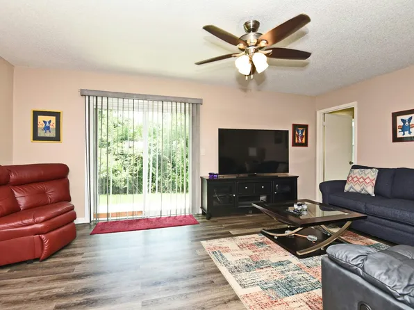 733 Laurel Bay Cir, New Smyrna Beach, FL 32169