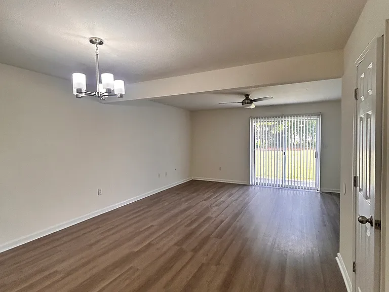 1146 Fords Pointe Cir #1146 — Photo 5