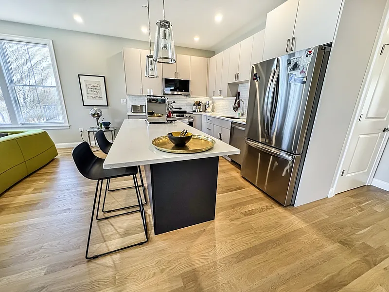 4 bed, 3.0 bath, 1935 sqft, $4,800 — Photo 3