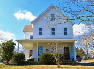427 Chopsey Hill Rd, Bridgeport, CT 06606