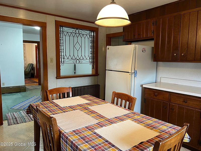 4th image of 22 Williams Street