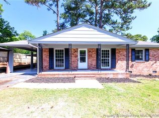 886 Stoneykirk Dr, Fayetteville, NC 28314